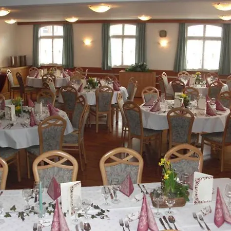 & Restaurant Zum Schwanen *