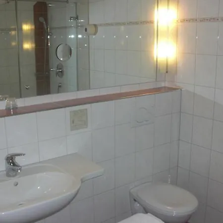 & Restaurant Zum Schwanen * Neuried (Baden-Wurttemberg)